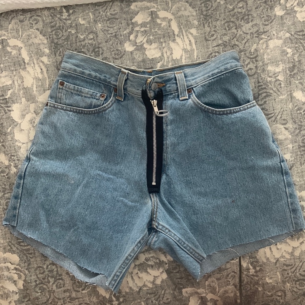 VINTAGE LEVI 505 SHORTS